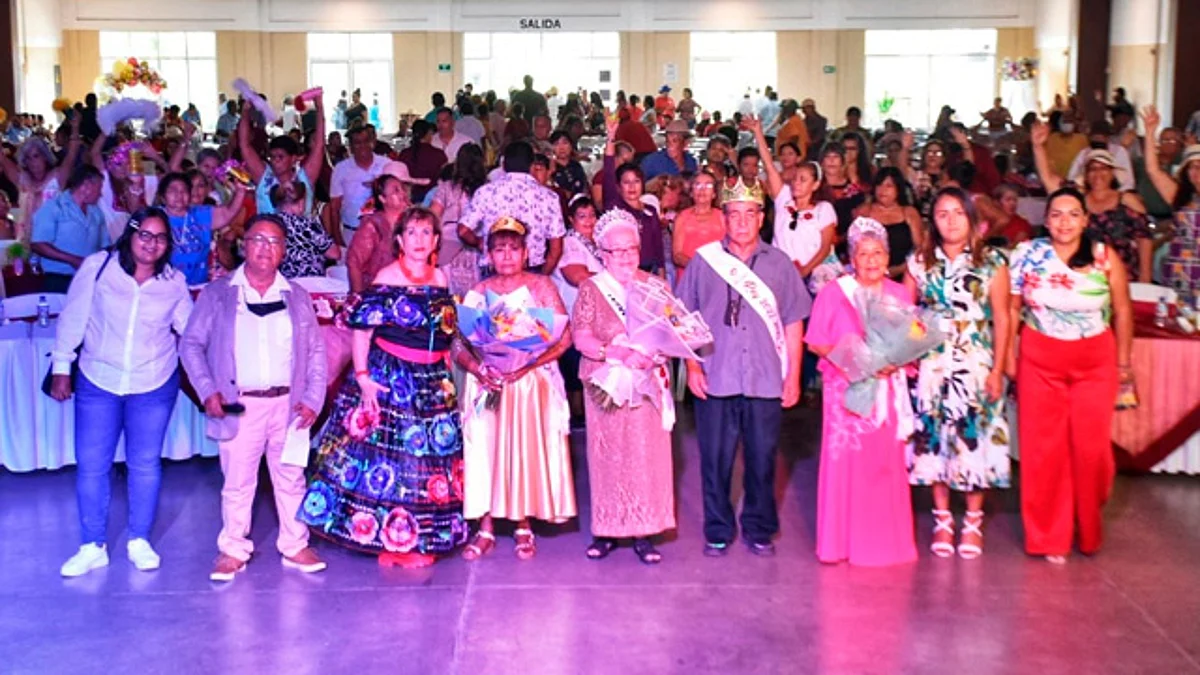 DIF de Lázaro Cárdenas festeja a los Adultos Mayores