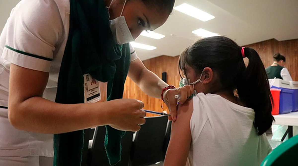 En Morelia y Tarímbaro, vacunación de esquemas básicos para menores de 6 años