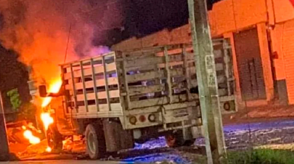 Fueron incendiados 10 vehículos