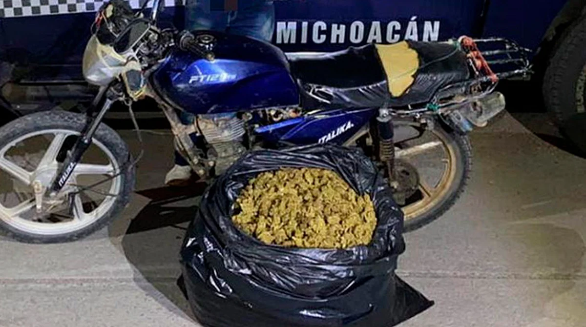 Lo detienen en moto con cerca de 10 kilos de marihuana, en Tierra Caliente