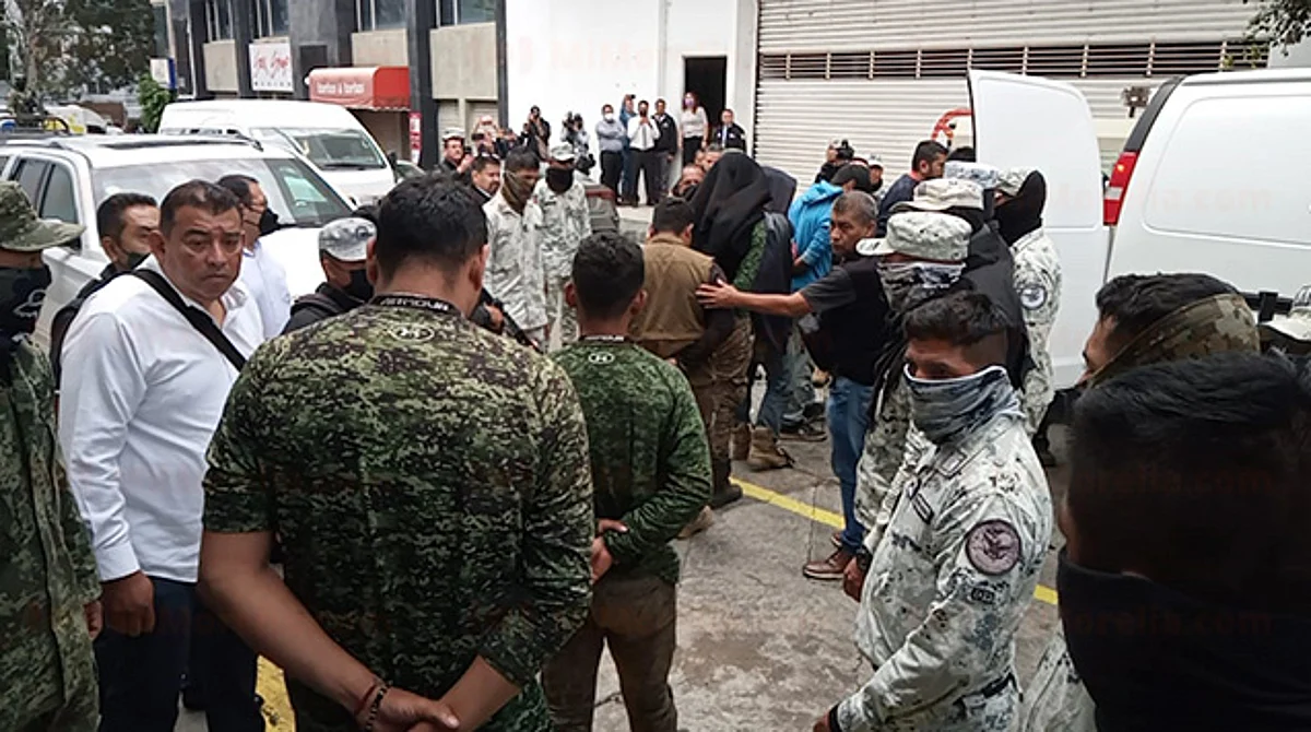 Se reanuda en la madrugada audiencia contra los 164 adultos detenidos en Uruapan
