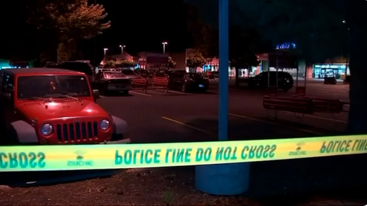 Tiroteo al interior de centro comercial en Oregon deja tres muertos