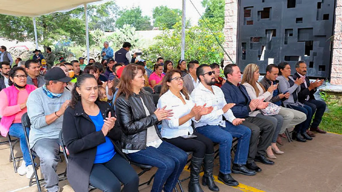 Con Faeispum, se construyen obras en comunidades más alejadas: Bedolla