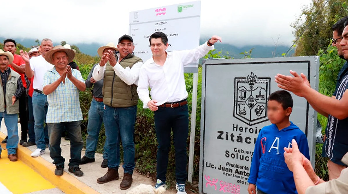 Entrega Toño Ixtláhuac carretera de La Canoa a La Terminal, en Nicolás Romero