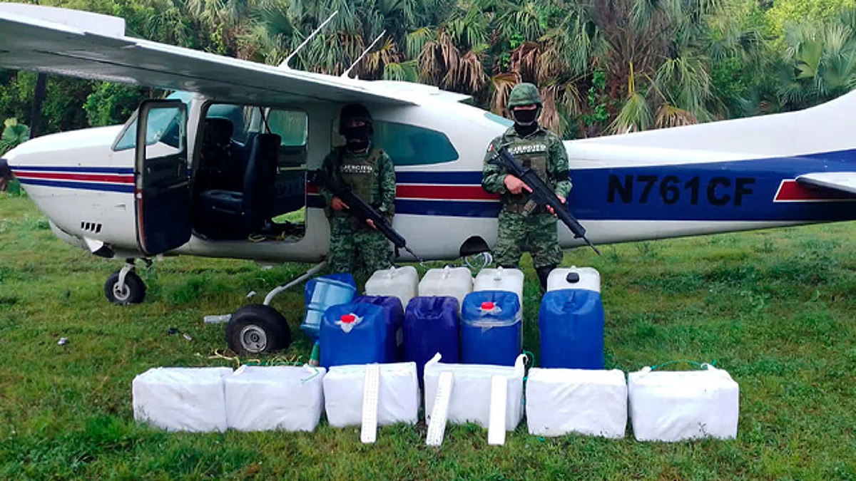 Aseguran aeronave procedente de Sudamérica con 136 kilos de cocaína en Chiapas