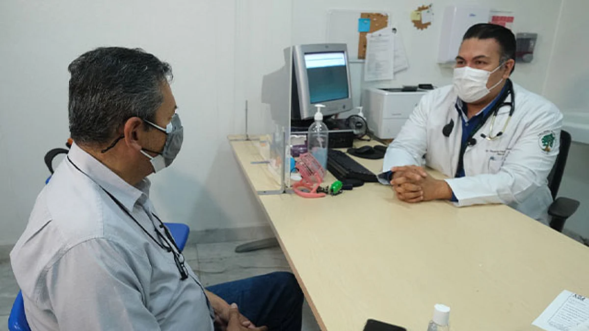 Una alimentación saludable, actividad física cotidiana y control de enfermedades crónicas son clave para prevenir y curar la sarcopenia, indicó el doctor Ricardo Montes Espinosa, geriatra adscrito al Hospital General Regional No. 1