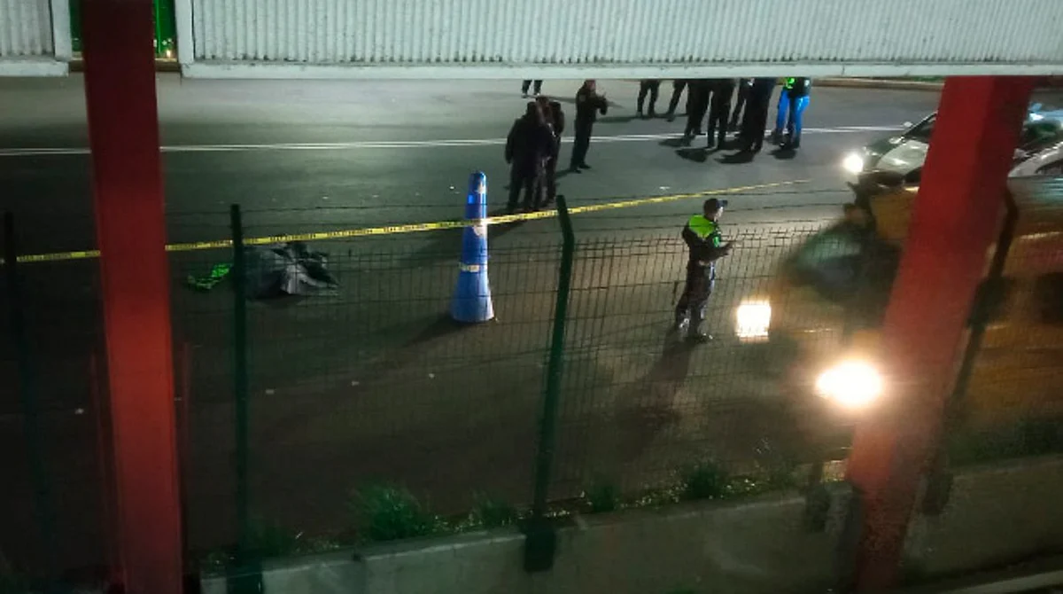 Mujer ebria embiste a policías durante operativo y mata a uno de ellos