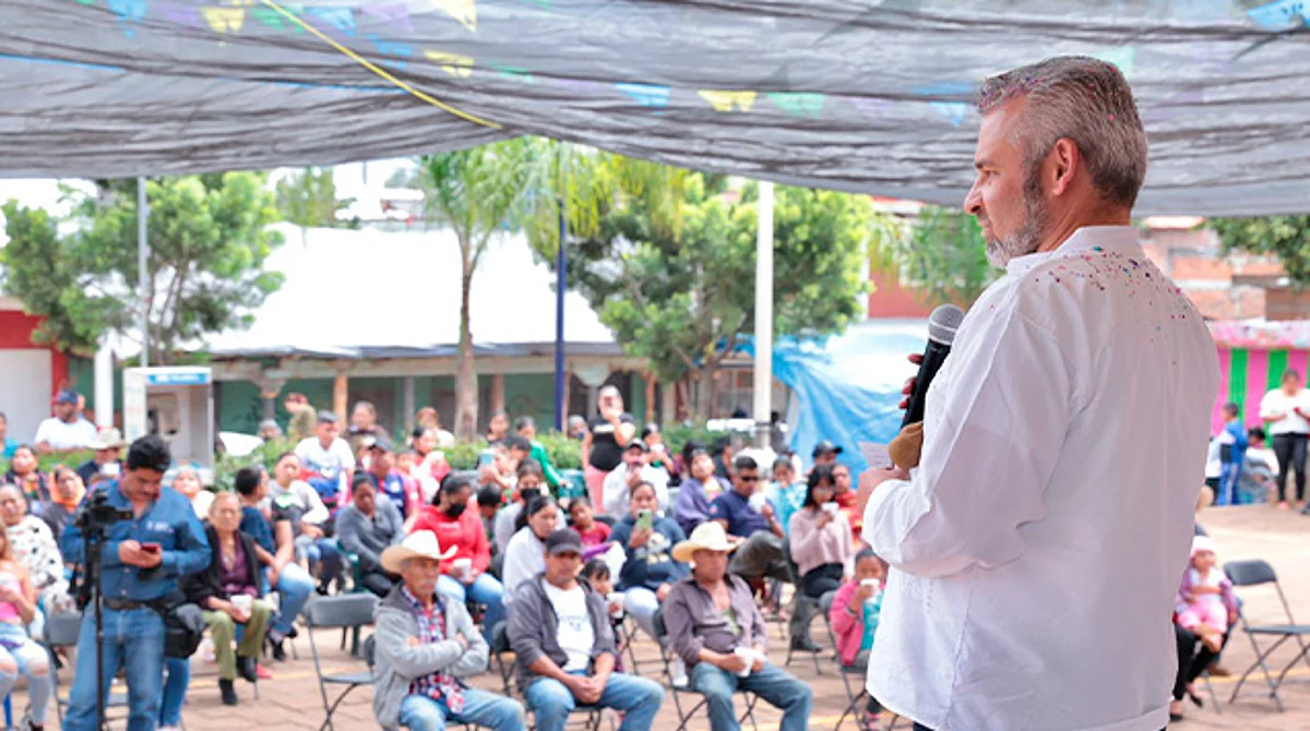 Convoca Bedolla a pueblos indígenas a reformar ley para recuperar autogobiernos