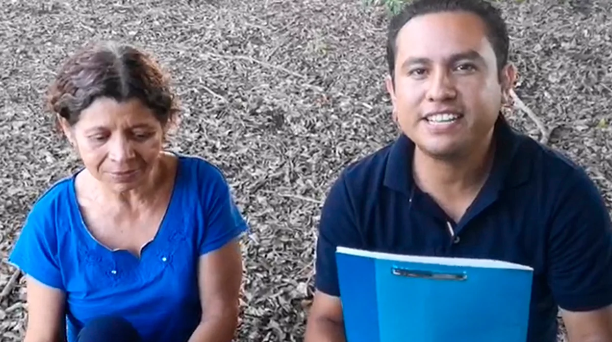 Aunque en un primer momento Doña Leticia se negó, luego hizo lo que ya se había comprometido