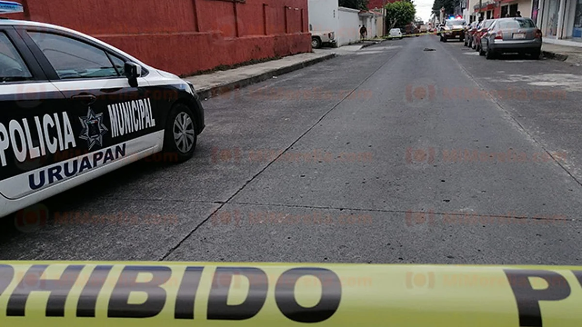 Abandonan bolsa con restos óseos en Uruapan