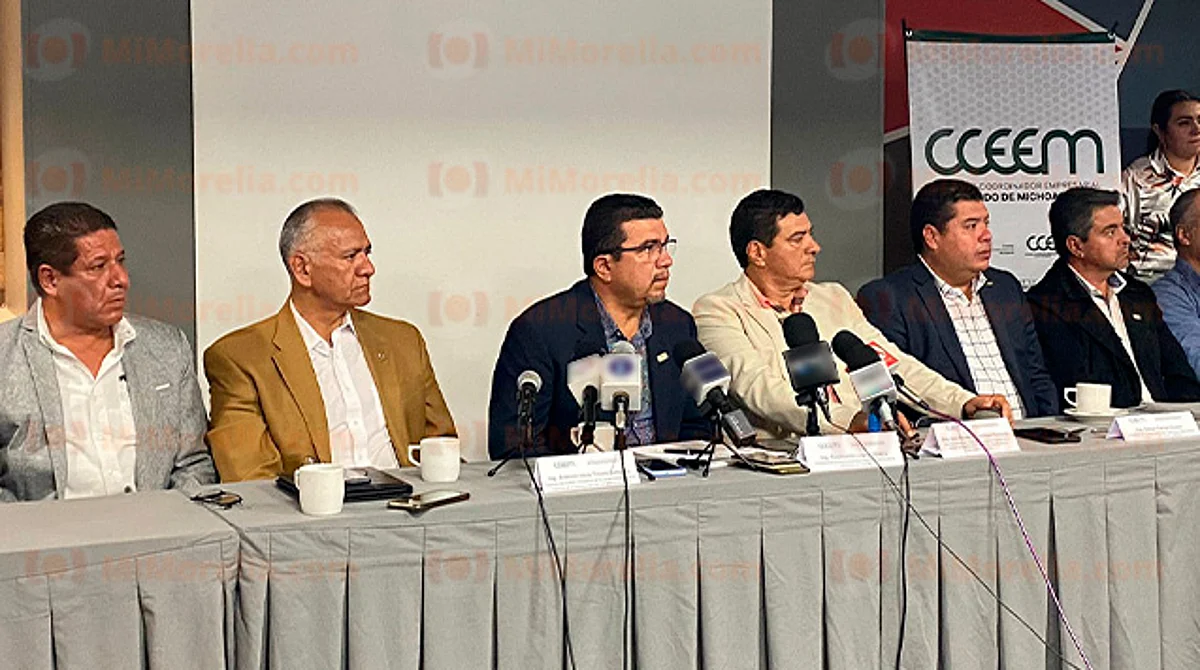 Urgen empresarios a ampliar a 4 carriles la autopista Siglo XXI en Michoacán