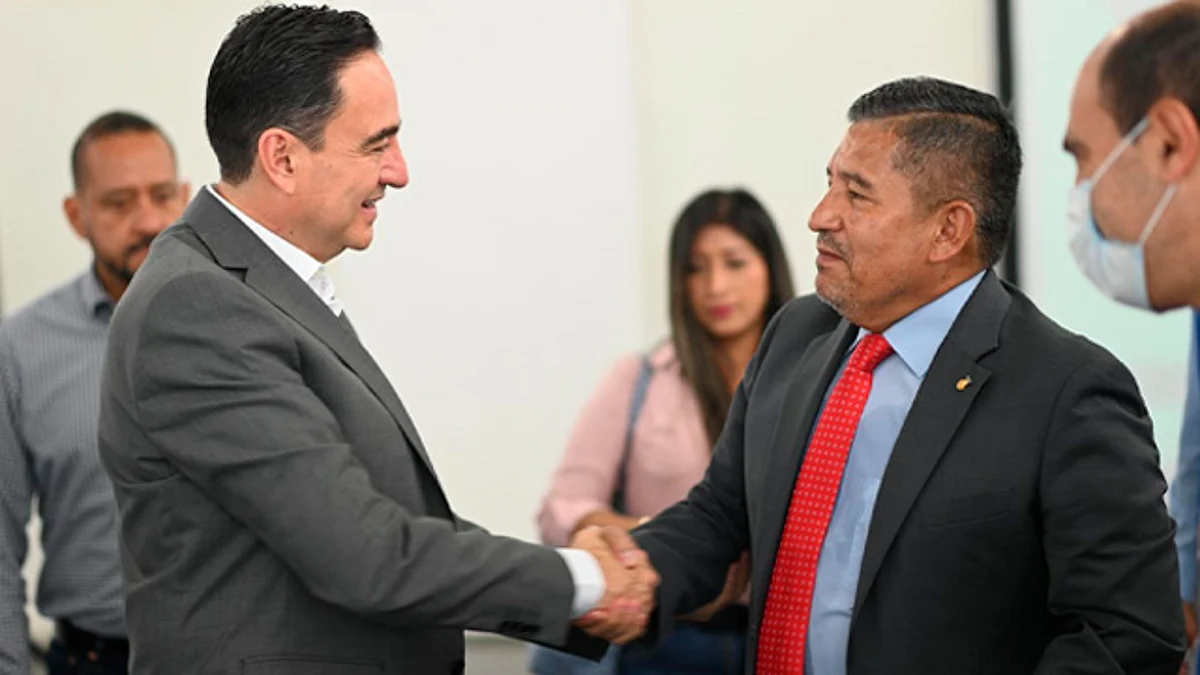 Carlos Soto pide trabajo en equipo con empresarios para potenciar economía