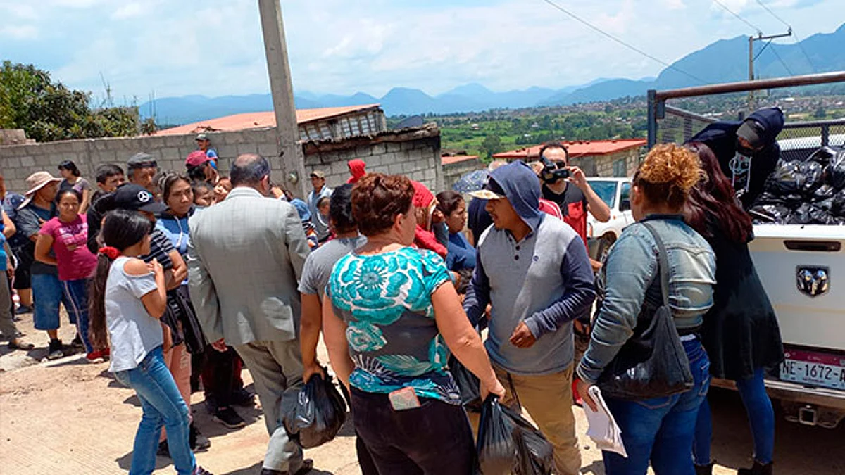 Logran antorchistas apoyos alimentarios para colonias populares