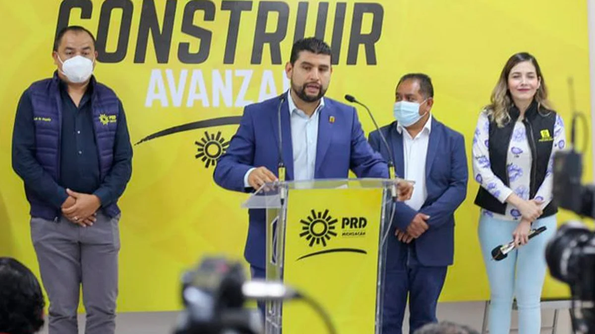 PRD Michoacán reporta desplazados de Tuzantla tras enfrentamiento