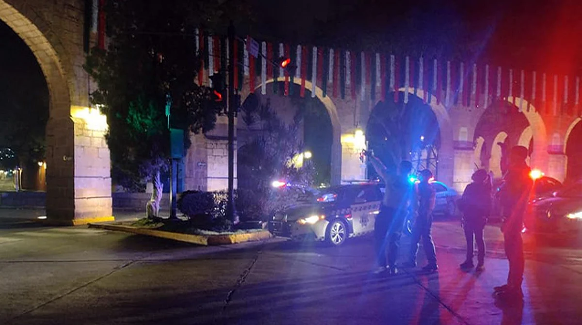 Salvan a joven de lanzarse del Acueducto de Morelia