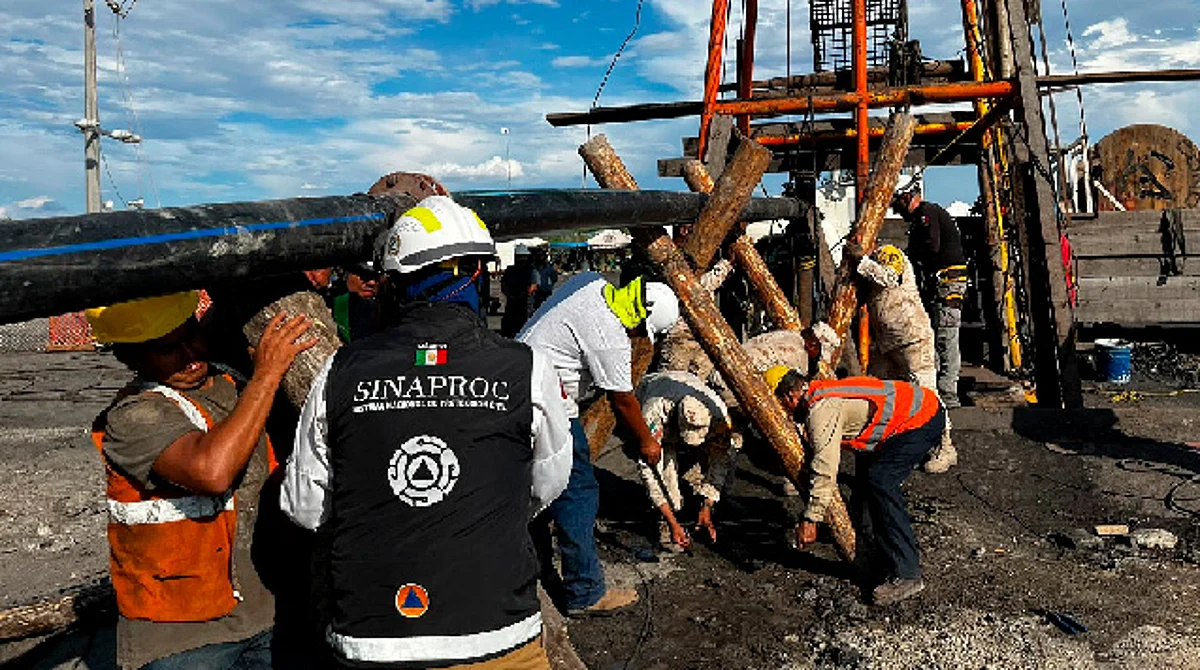 De 6 a 11 meses tardaría rescate de mineros en Coahuila: CNPC a familiares