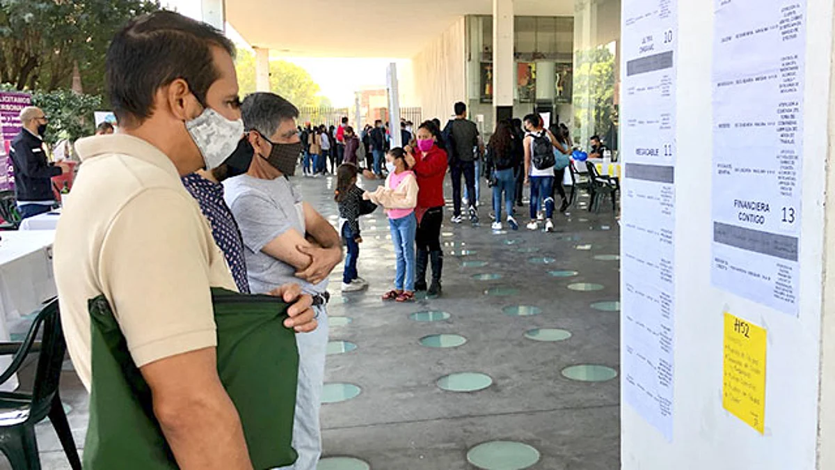 Las personas interesadas deben solicitar su registro en la plataforma sitrabajamichoacan.gob.mx y acudir con el folio generado, así como con currículum vitae y solicitud de empleo