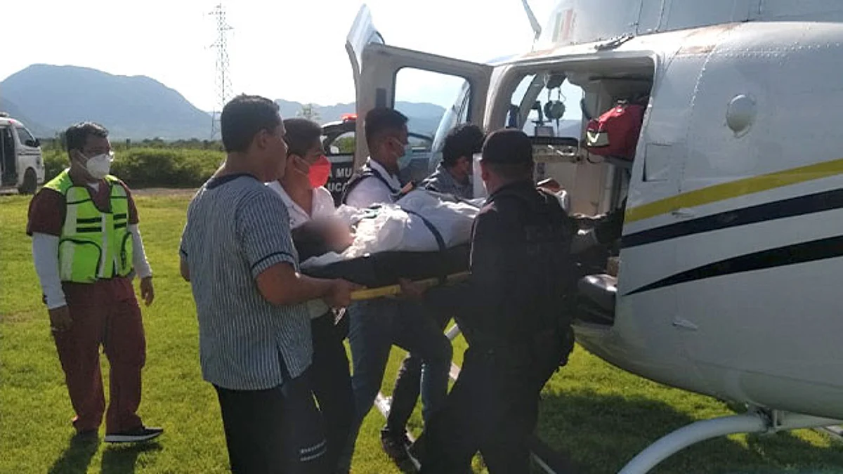 Fue diagnosticada con traumatismo craneoencefálico severo, trauma cerrado de tórax, fractura en cadera, fémur, tibia y peroné