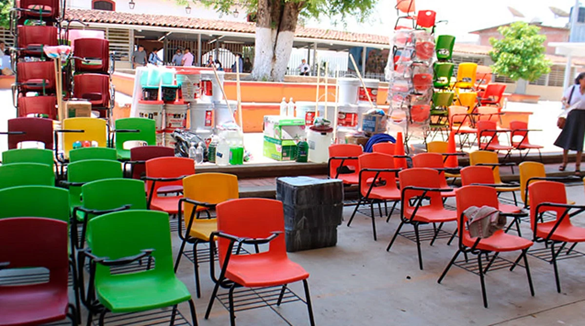 Invierte SEE 178 mdp en material y útiles escolares para escuelas en Michoacán
