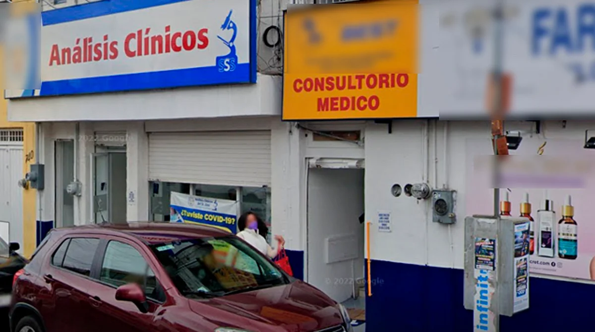 En estos trabajan doctores que buscan que se venda el medicamento de las farmacias y solamente atienden enfermedades leves, asegura Gatell