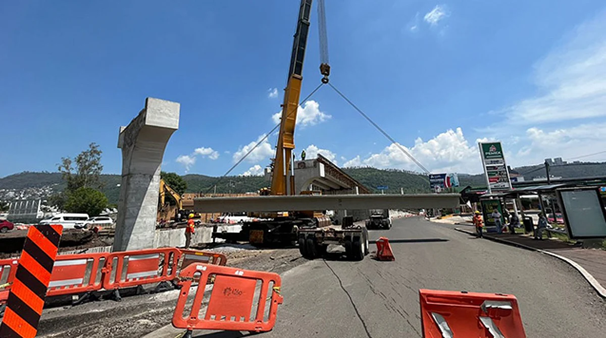 Esta mañana de jueves, abierto puente elevado de salida a Mil Cumbres