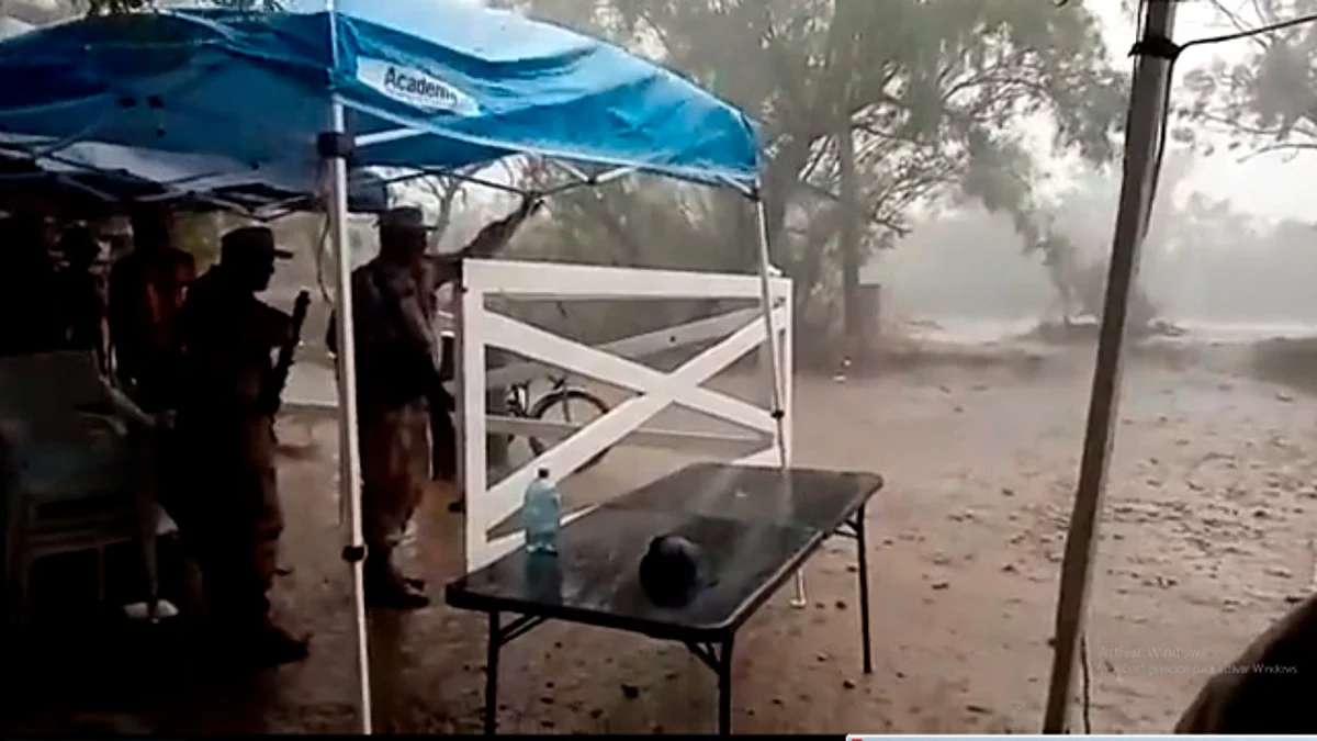 Fuertes lluvias retrasan rescate de mineros; nivel de agua subió al menos 3 metros