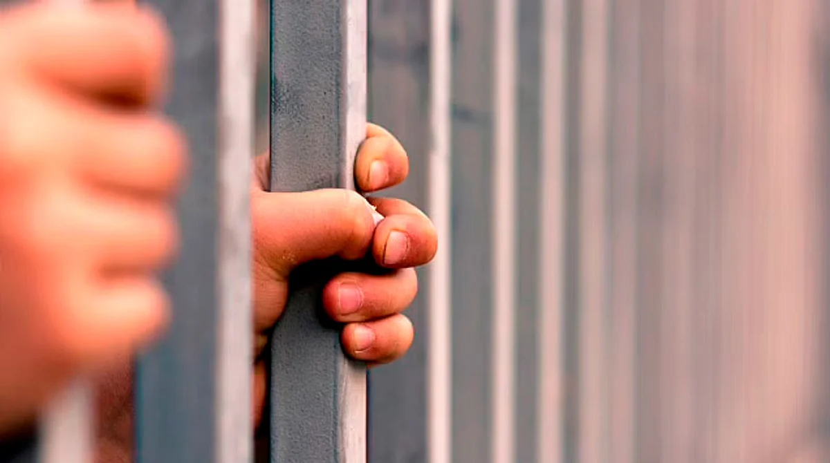 Sentencian a feminicida de su pareja a 25 años de prisión, en Michoacán
