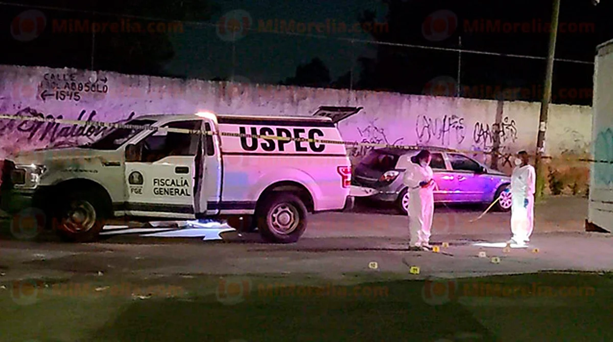 Asesinan a tiros a joven en calle de Morelia