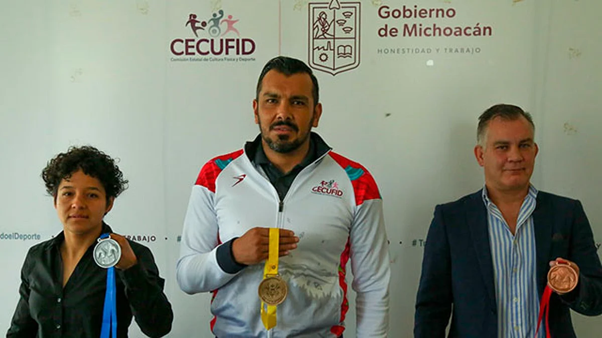 La premiación consistirá en medallas para los tres primeros lugares para cada categoría y rama