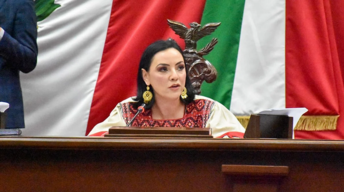 Rinde Adriana Hernández cuentas al concluir el Primer Año de la 75 Legislatura