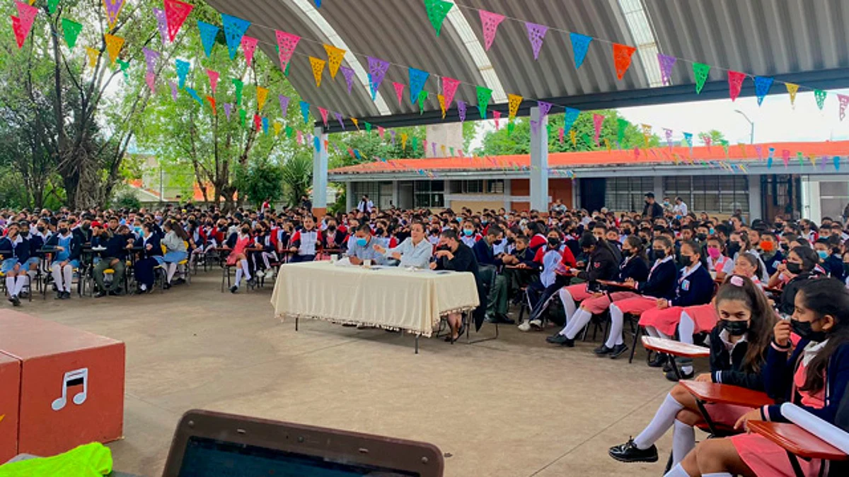 Artistas michoacanos disputarán la representación regional en concurso de voces