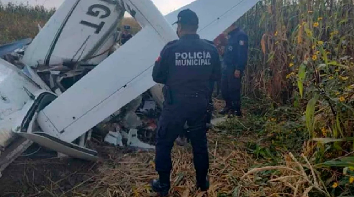 Se desploma avioneta cerca del Aeropuerto de Toluca; reportan 3 muertos