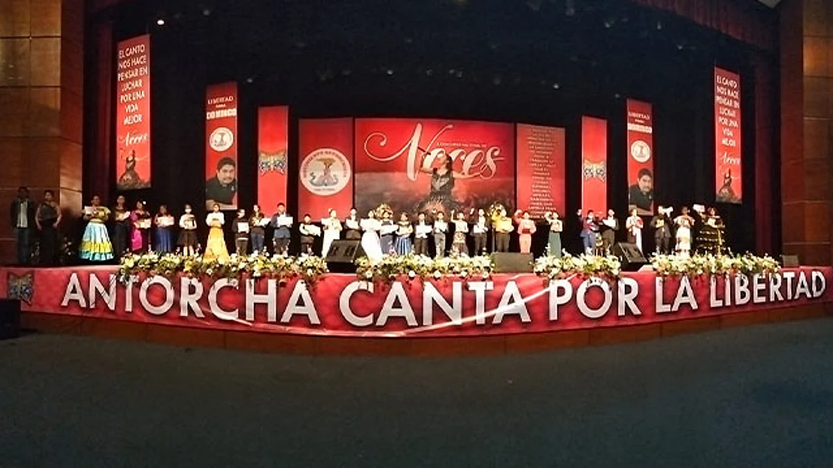 En las distintas categorias participaron jóvenes de secundaria, obreros, campesinos y amas de casa