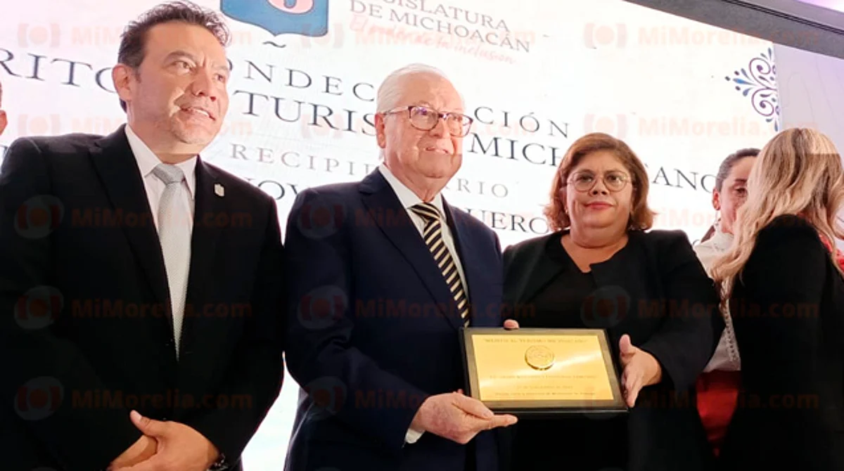 Entregan Mérito Turismo Michoacano a Genovevo Figueroa