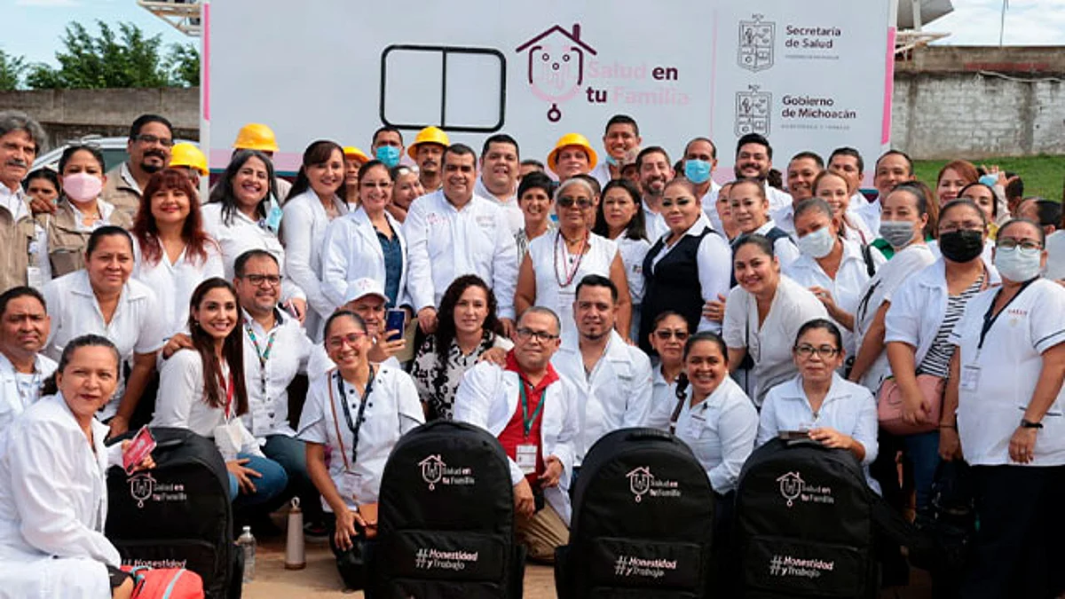 Se hizo la entrega de dos unidades móviles y de kits para los médicos, con equipo para medir la frecuencia cardiaca, colesterol, glucosa y otros niveles