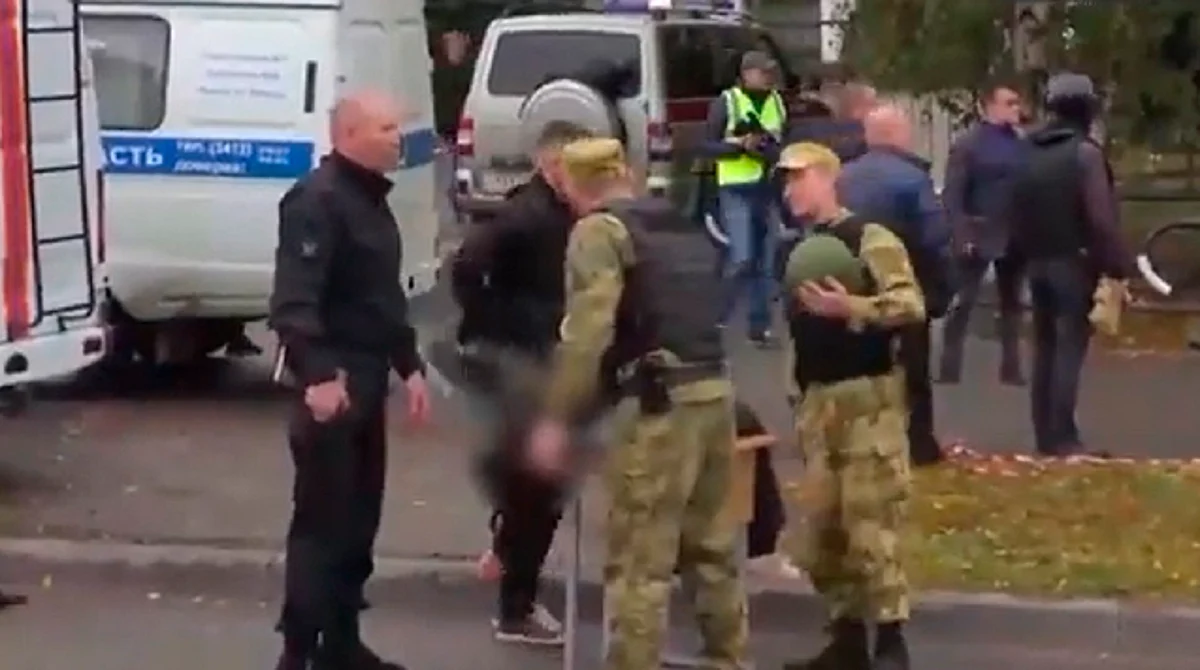 Tiroteo en escuela de Rusia deja 13 muertos y una veintena de heridos