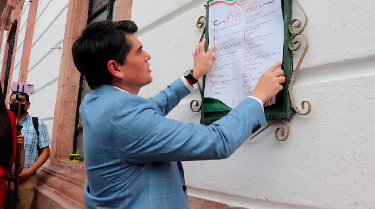 Coloca Toño Ixtláhuac Bando de actividades alusivas a las fiestas patrias
