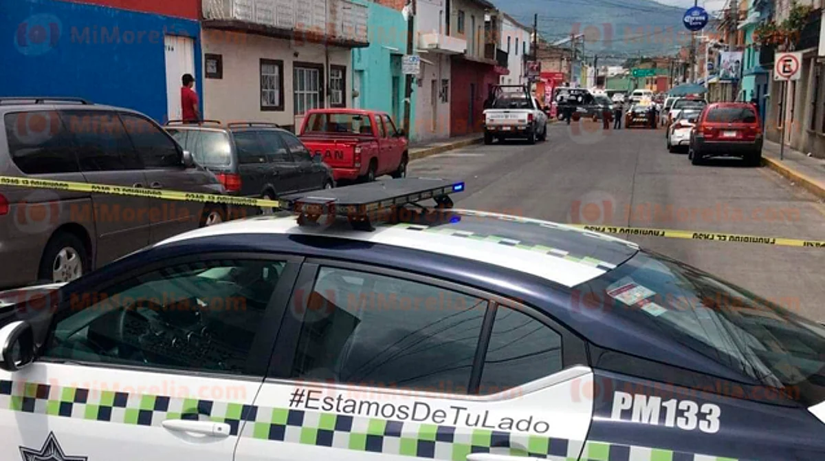Al sitio acudieron patrulleros y paramédicos, quienes confirmaron el deceso
