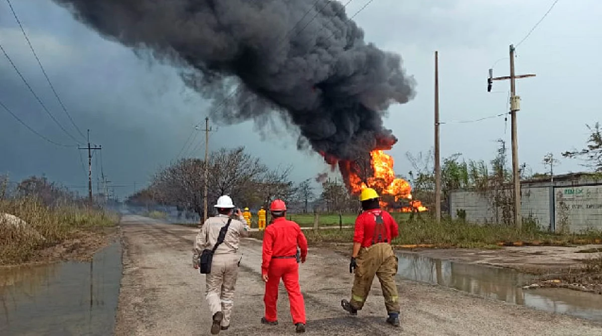 Explota ducto de gas en Tabasco