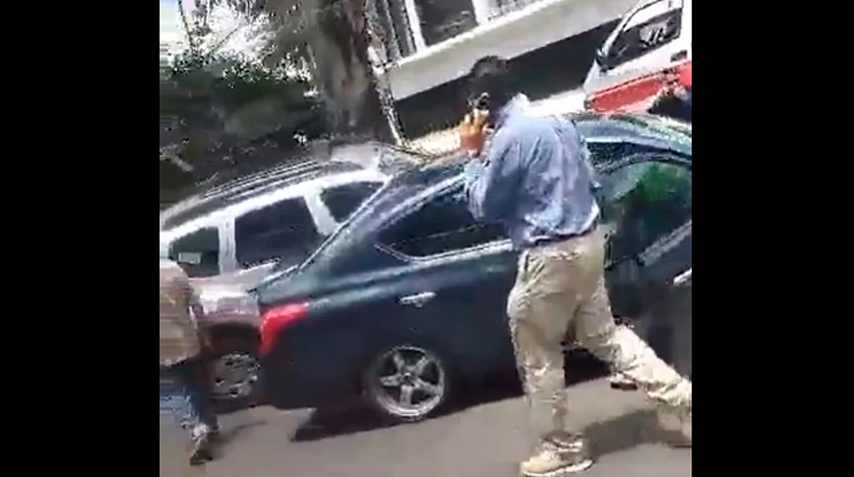 Reportan choque de dos vehículos en Morelia