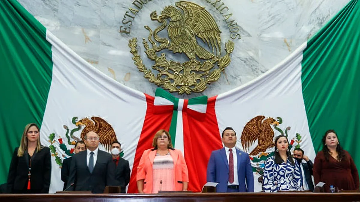 Torres Piña agradeció la invitación a ser partícipe en este acto republicano en el cual, refrendó el compromiso del Poder Ejecutivo para trabajar coordinadamente con el Legislativo