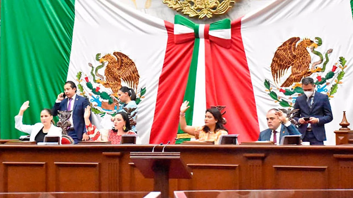 El Pleno del Congreso del Estado designará a la persona, institución u organización merecedora de la Presea
