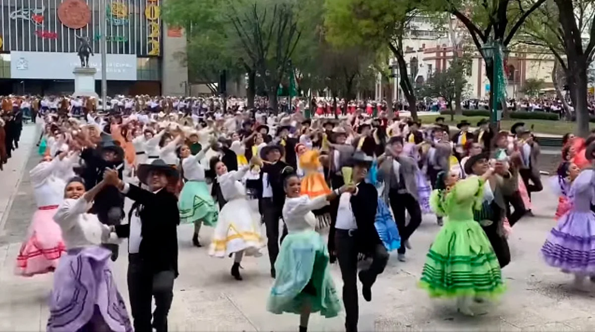 Le arrebata Monterrey a Morelia el Récord Guinness de baile masivo