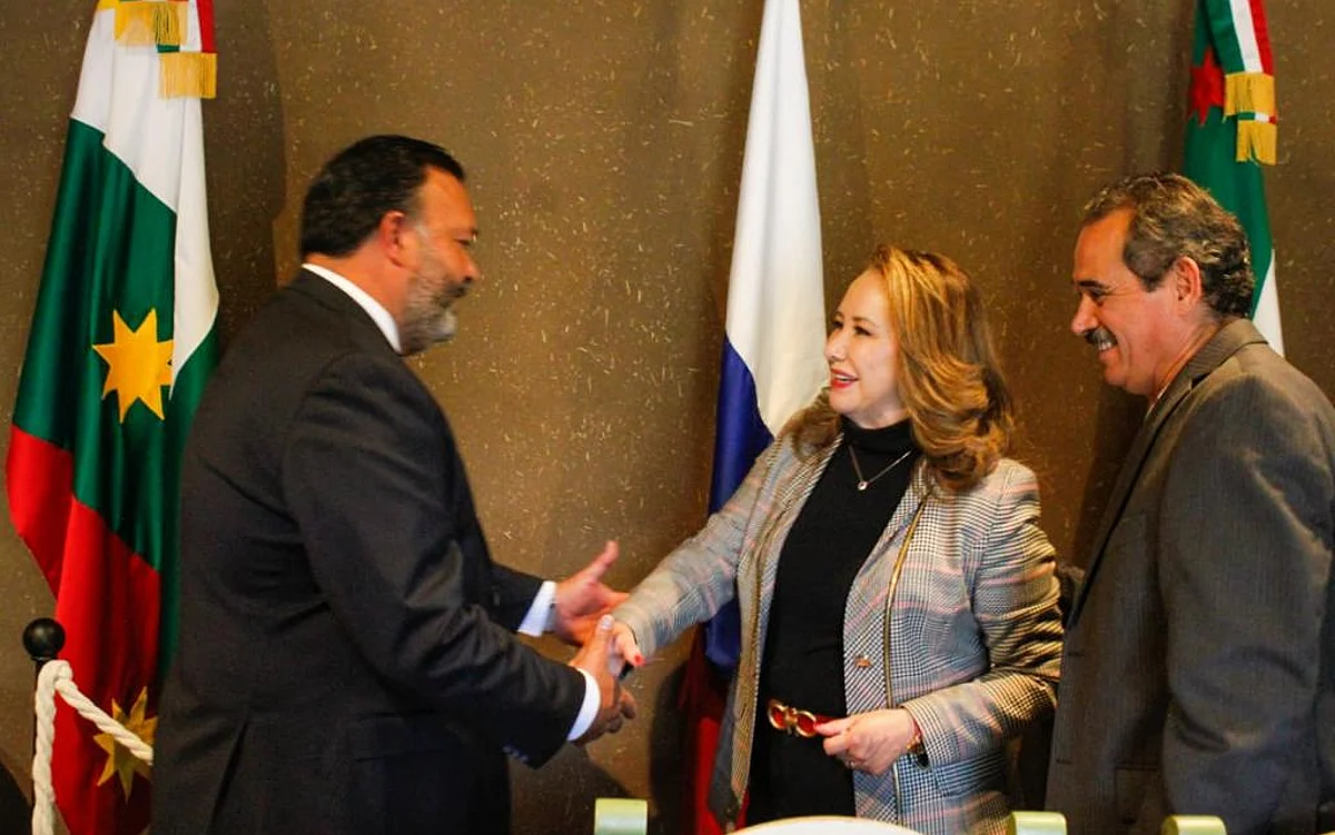 Entrega Julio Arreola las llaves de la ciudad y huésped distinguida a ministra Yasmín Esquivel Mossa