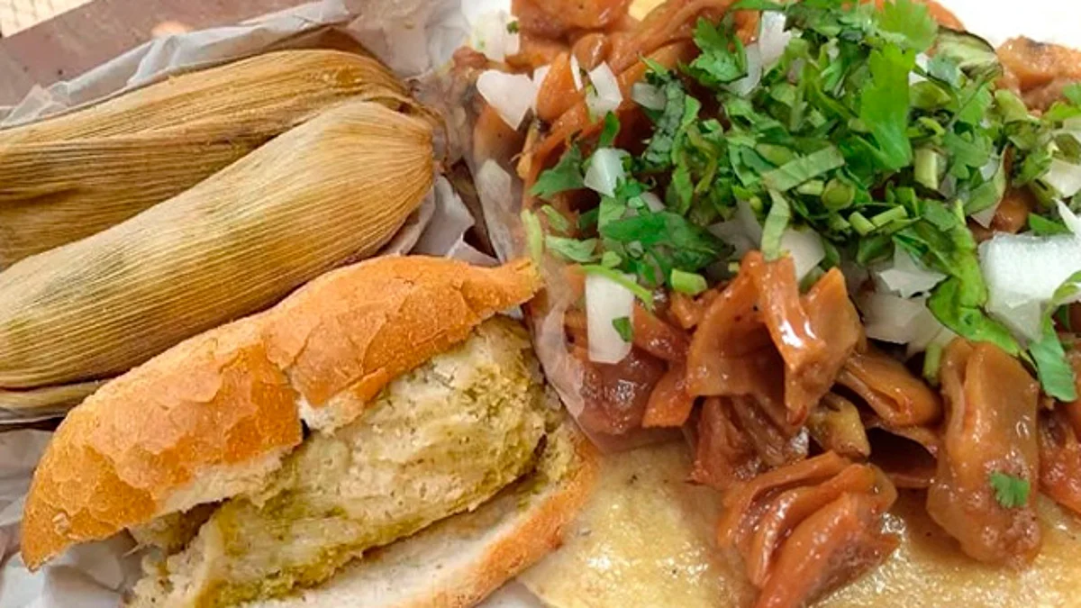 Torta de tamal y tacos de tripa en el top 10 de los peores platillos callejeros
