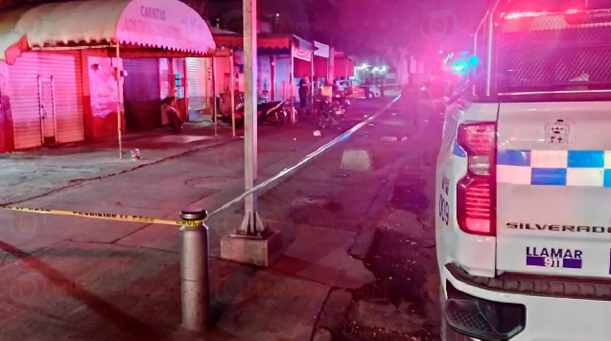 Michoacán: Asesinan a balazos a 3 personas a fuera de una taquería