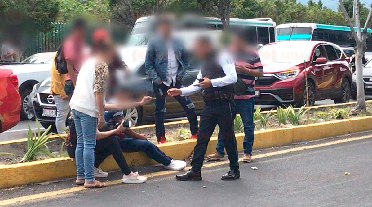 En el otro percance una moto atropelló a un peatón