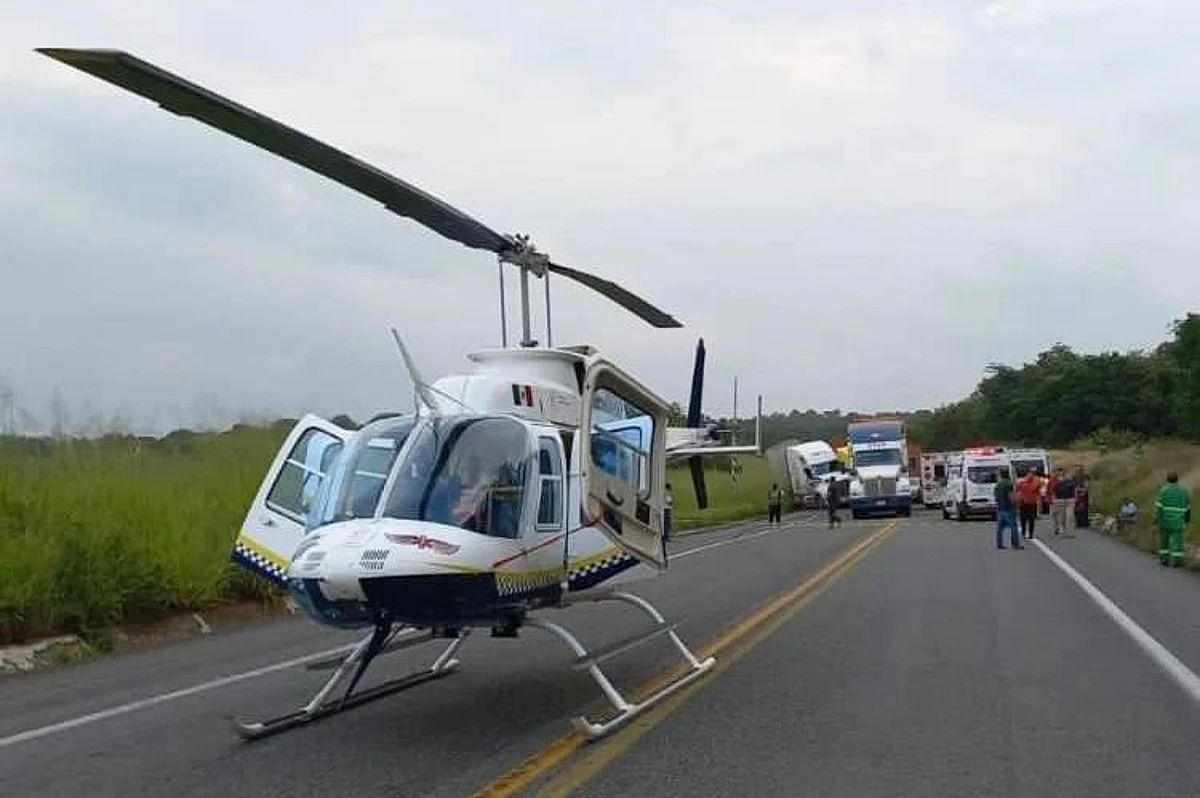 Gobierno del Estado traslada por aire y tierra a heridos de la Siglo XXI a hospital de Uruapan