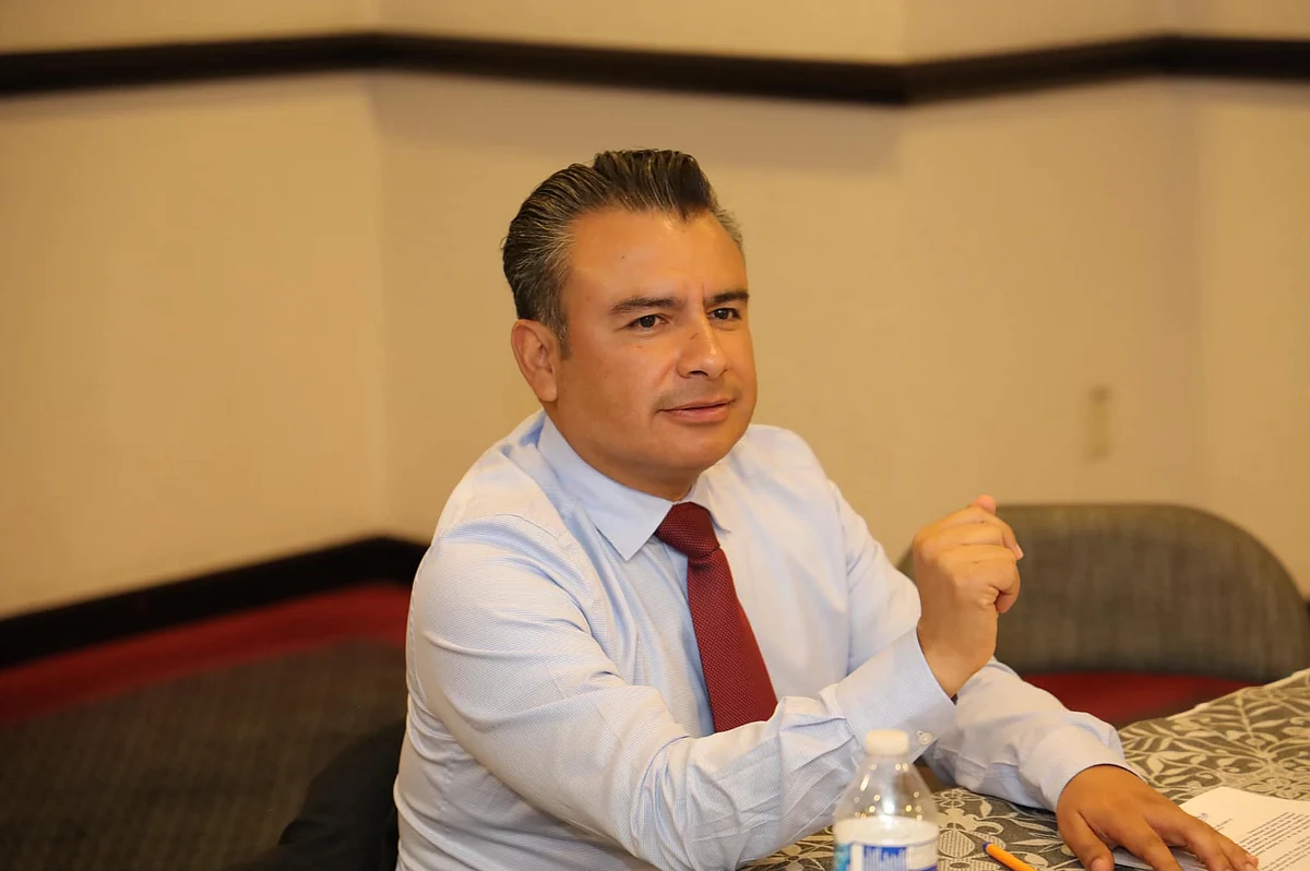 El morenista adelantó un posible cambio en la coordinación de la bancada de Morena