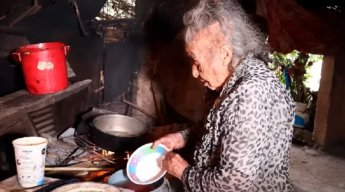 Supuesta nieta desmiente a doña Isabel, abuelita viral que se dijo abandonada